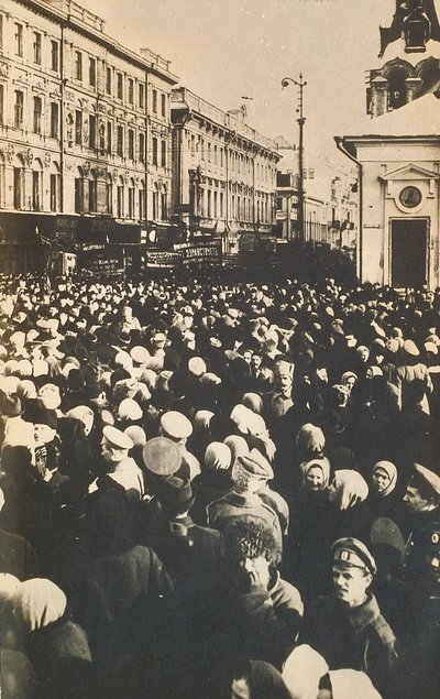Rewolucyjne tłumy w Tverskaya, Moskwa, Rosja, c1905-c1917 autorstwa Unbekannt