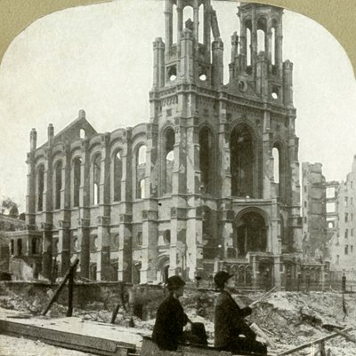 Ruiny żydowskiej synagogi przy Sutter St. przetrwały wielkie trzęsienia ziemi w latach 1865 i 1868, 1906. autorstwa Unbekannt