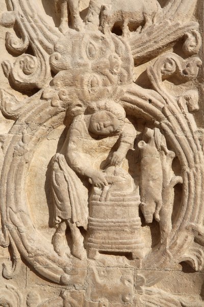 Bazylika Świętego Denisa. Portal centralny. Kalendarz rolniczy, 20150919, Saint-Denis, Francja autorstwa Unbekannt