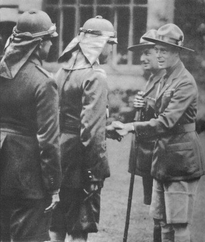 Skauci powitani przez księcia Walii na zlocie w Arrowe Park, Birkenhead, 1929 1936 autorstwa Unbekannt