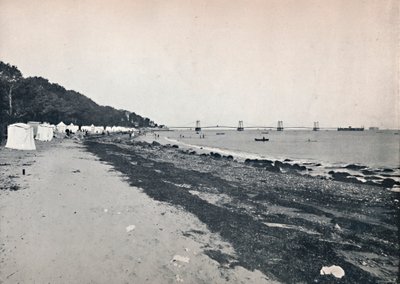 Widok na morze – plaża z kąpieliskiem i molo wiszące, 1895 autorstwa Unbekannt