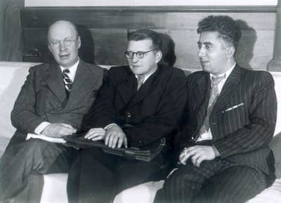 Siergiej Prokofiew, Dymitr Szostakowicz i Aram Chaczaturian, kompozytorzy rosyjscy, 1945 autorstwa Unbekannt