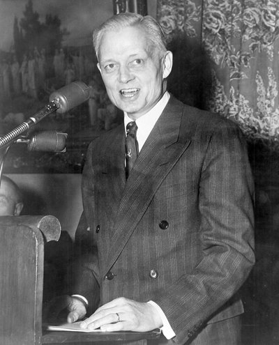 Sherman Adams 1899-1986, amerykański polityk wygłaszający przemówienie autorstwa Unbekannt