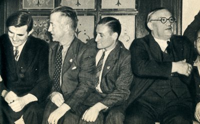 Współpracownicy na lądzie. John G. Winant, Ernest Bevin, z marynarzami handlowymi, 1942 autorstwa Unbekannt