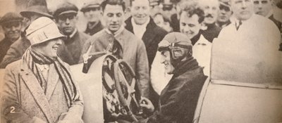 Pokazanie mechanizmu napędowego zainteresowanym widzom, c1927, 1935 autorstwa Unbekannt