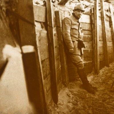 Żołnierz w okopach, c1914-c1918 autorstwa Unbekannt