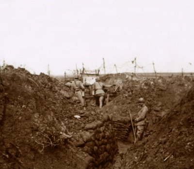 Żołnierze w okopach, Massiges, północna Francja, c1914-c1918 autorstwa Unbekannt