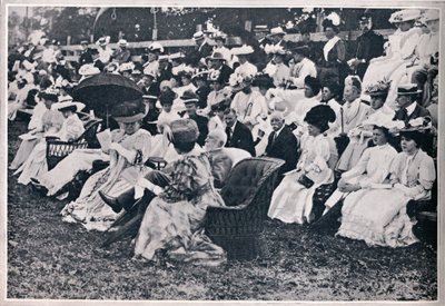 Niektórzy z widzów na Guards Sports w Chelsea, 1906 autorstwa Unbekannt