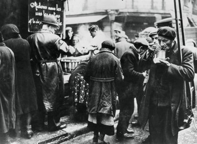 Kuchnia dla potrzebujących, les Halles, Paryż okupowany przez Niemców, luty 1941 autorstwa Unbekannt