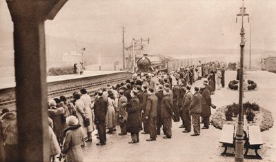 Sympatyczne zainteresowanie Royal Funeral Train na stacji Welwyn, 1936 autorstwa Unbekannt