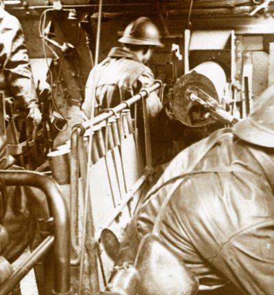 Wnętrze zbiornika, c1914-c1918 autorstwa Unbekannt
