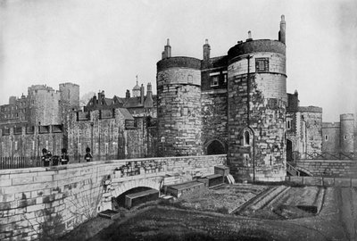 Byward Tower i podzamcze, Tower of London, XX wiek autorstwa Unbekannt