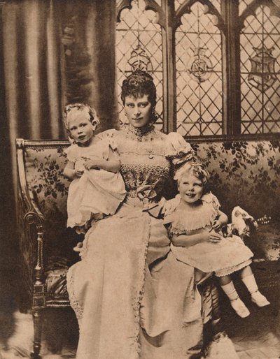 Księżna Yorku z dwoma synami, książętami Edwardem i Albertem, ok. 1897 r. 1935 r autorstwa Unbekannt