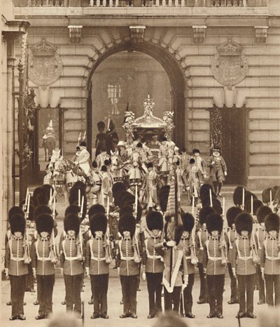 Król i królowa opuszczają pałac na koronację, 1937 autorstwa Unbekannt