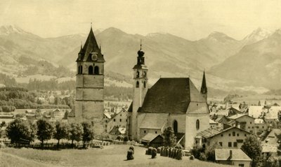 Liebfrauenkirche i kościół św. Andreasa, Kitzbühel, Tyrol, Austria, c1935. autorstwa Unbekannt