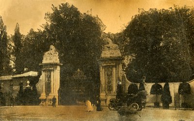 Lwia Brama, Hampton Court, Londyn, 1910. autorstwa Unbekannt