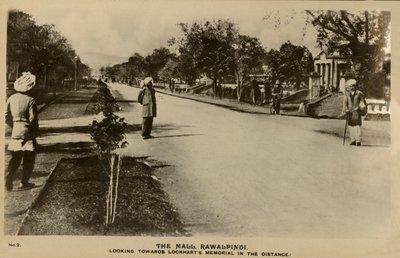 The Mall, Rawalpindi - W kierunku pomnika Lockharts w oddali, c1918-c1939. autorstwa Unbekannt