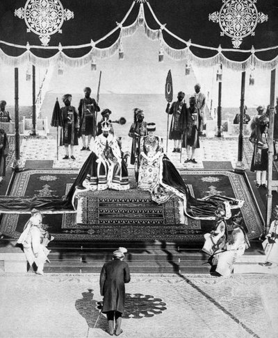 Nizam z Hyderabadu składa hołd w Delhi Durbar, 1911, 1935 autorstwa Unbekannt
