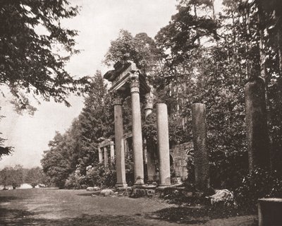 Świątynia Augusta w Virginia Water, Surrey, 1894. autorstwa Unbekannt