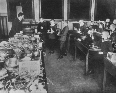 Niedobór miedzi w Niemczech, 1915 autorstwa Unbekannt