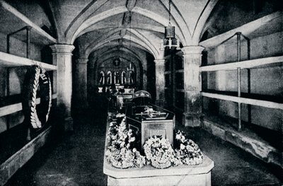Krypta pod prezbiterium kaplicy św. Jerzego, zamek Windsor, 1910 1911 autorstwa Unbekannt