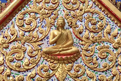 Pierwsze kazanie Buddy wygłosił po osiągnięciu Oświecenia. Świątynia Wat Si Sou Mang Karam. Vieng Vang. Laos, 20151102, Vieng Vang, Laos autorstwa Unbekannt