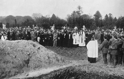 Pogrzeb niektórych ofiar Lusitanii w Queenstown, 1915 autorstwa Unbekannt