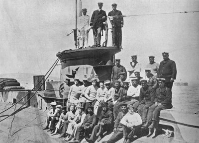 Oficerowie i załoga okrętu podwodnego HM E14, 1915. autorstwa Unbekannt