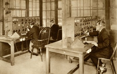 Sala transmisji bezprzewodowej na lotnisku Croydon, południowy Londyn, 1928, 1935. autorstwa Unbekannt
