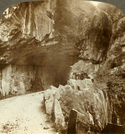 Cudowna droga Bratlandsdal, przebiła się przez górskie ściany litej skały, Norwegia, ok. 1905. autorstwa Unbekannt