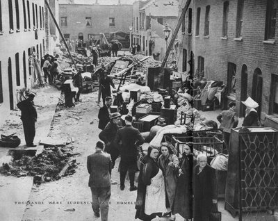 Tysiące zostało nagle bezdomnych, ok. 1940 r., 1942 r autorstwa Unbekannt