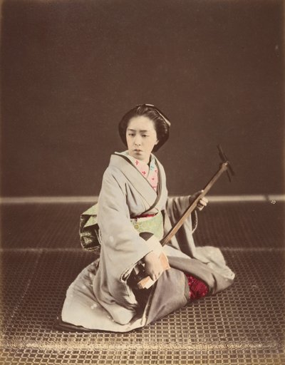 „Tokio gejsza z Shamisenem”, lata 70. XIX wieku. autorstwa Unbekannt