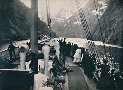 Turystyczny parowiec w Trold Fjord, 1914. autorstwa Unbekannt