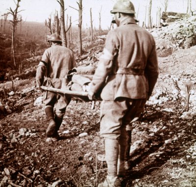 Transport rannych, Chemin des Dames, północna Francja, c1914-c1918. autorstwa Unbekannt
