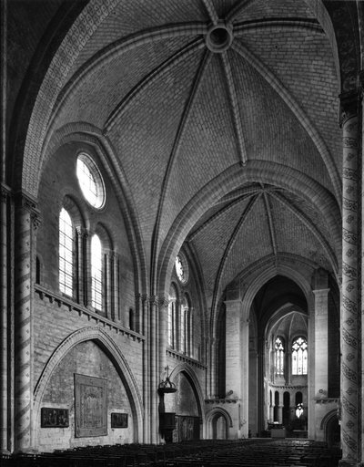 Widok z nawy - Kościół Notre Dame de la Couture (Notre-Dame de la Couture) - Le Mans XII-XIII w. (Sarthe) autorstwa Unbekannt