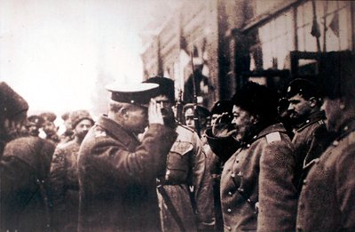 Biały rosyjski generał Anton Denikin spotyka brytyjskiego generała majora Fredericka Poole