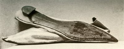 Białe satynowe pantofle ślubne, 1800, 1937. autorstwa Unbekannt