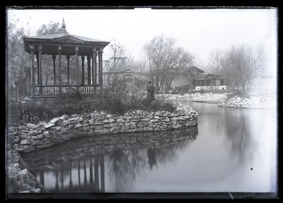William Butler, dyrektor Yeatman High School, fotografujący w Fairground Park. autorstwa Unbekannt