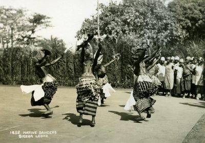 Występujące tancerki, Sierra Leone, XX wiek autorstwa Unbekannt