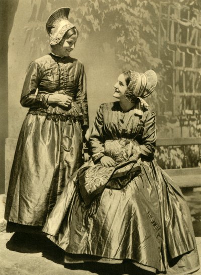 Kobiety w strojach ludowych, Dolna Austria, ok. 1935. autorstwa Unbekannt