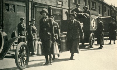 Rezerwistki dostarczające mleko do szpitala, I wojna światowa, ok. 1914-1918, ok. 1920 r. autorstwa Unbekannt