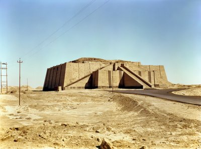 Elewacja północno-wschodnia zigguratu, ok. 2100 pne (zdjęcie) autorstwa Unbekannt Unbekannt
