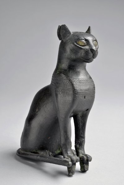 Bastet. Statuetka z brązu (metal). Niska epoka (750-332 p.n.e.) Egipt - Wymiary w cm 13 - Numer inwentarzowy 735, Musee d