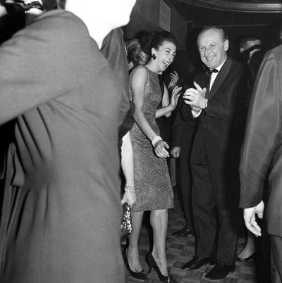 Bourvil na pokazie Ye Ye w Olimpii autorstwa Unbekannter Künstler