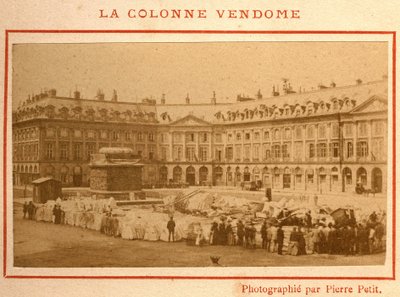 Commune de Paris (1871): zniszczenie kolumny Vendome w maju 1871. Zdjęcie Pierre