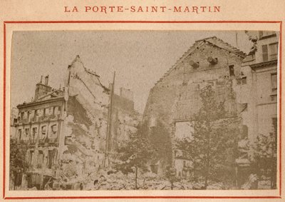 Commune de Paris (1871): widok zniszczonej w maju 1871 Porte Saint Martin w Paryżu. Zdjęcie Pierre
