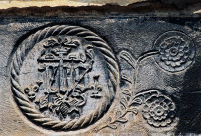 Detal dekoracyjny od wejścia, Pigna, Liguria, Włochy autorstwa Benjamin Baud