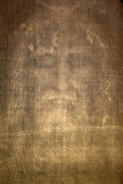Detal całunu turyńskiego (saint suaire) w kościele Chiesa della SS Annunziata, Turyn, Włochy autorstwa Unbekannt