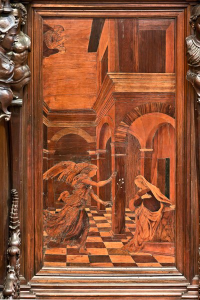 Genua, Duomo (katedra św. Wawrzyńca), wnętrze, prezbiterium, absyda, chór, strona południowa: „Zwiastowanie”, intarsja drewniana Gian Michele De