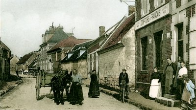 Les Comptoirs Français, oddział zajmujący się produktami spożywczymi, w Remy, ok. 1930 r. 1900 i 1914 autorstwa Benjamin Baud